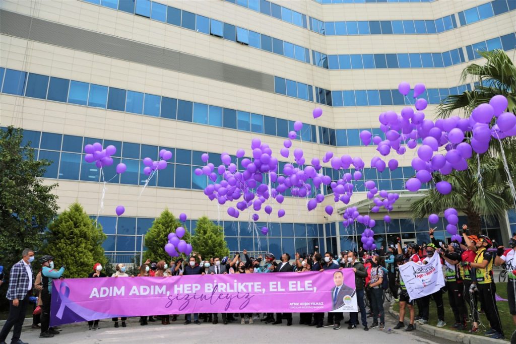 Toroslar'da kanserle mücadele için sürüş yapıldı.
