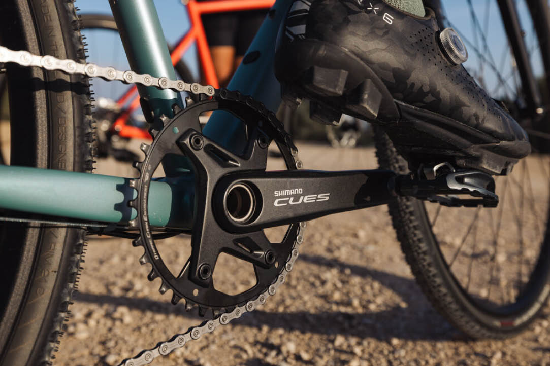 Shimano Cues grupset drop bar bisikletler için geliyor