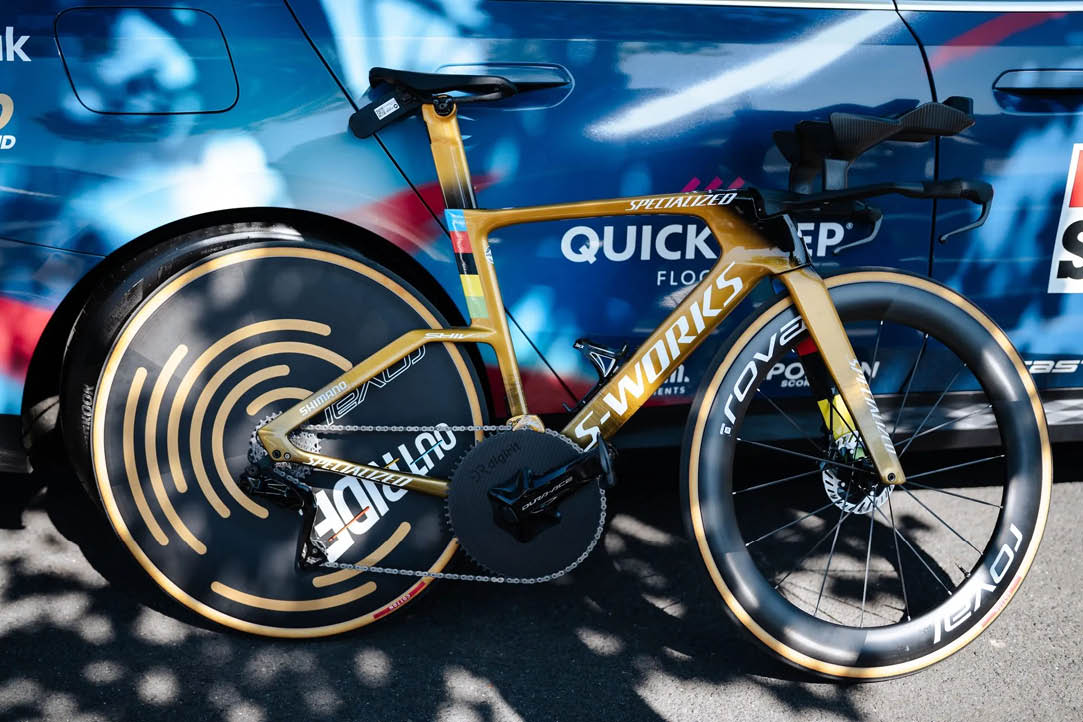 Remco Evenepoel’in altın rengi S-Works Shiv TT’si