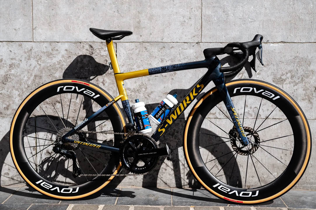 Remco Evenepoel’in yarı altın rengi Specialized S-Works Tarmac SL8’i