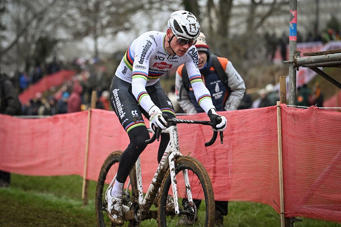 Mathieu Van der Poel cyclocross sezonunu açıyor