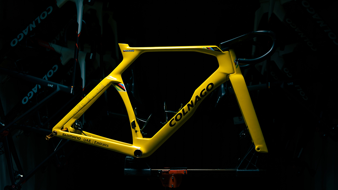 Colnago, Pogacar’ın beşinci Tour zaferini özel Y1Rs bisikletlerle kutladı